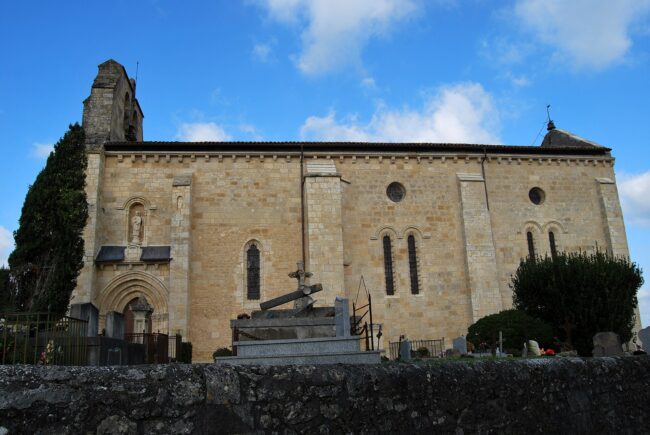 Eglise_St_Pierre_La_Sauve_1 Vue extérieure de l’église Saint-Pierre de La Sauve-Majeure